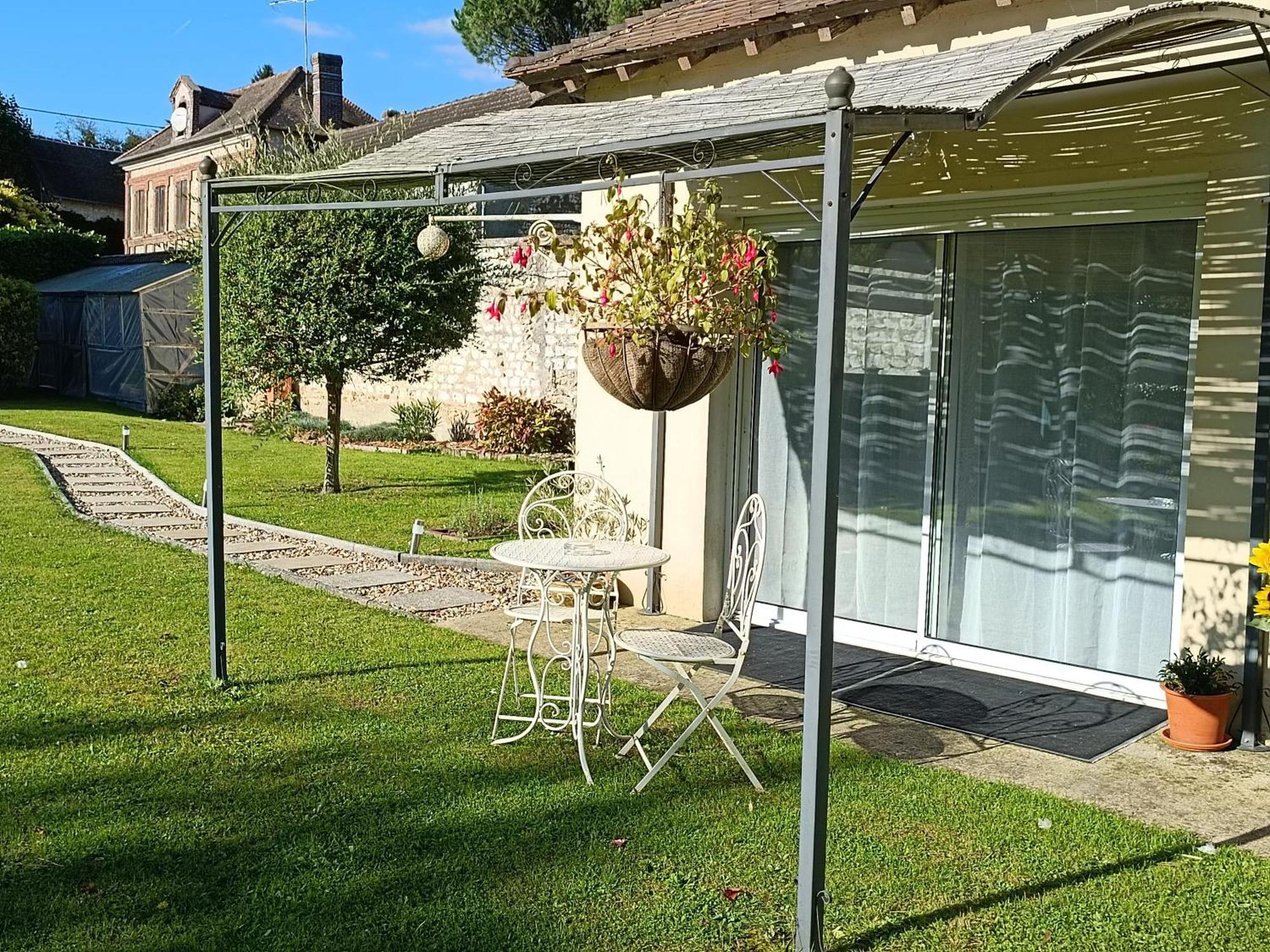 Hotel Le Petit Accent Saint-Pierre-de-Bailleul Exterior foto